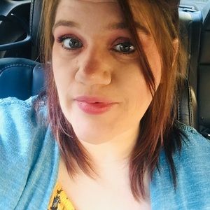 Meet your Posher, Cynthia